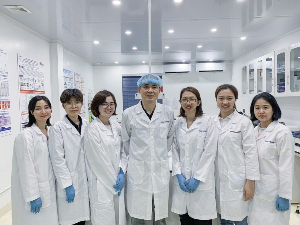 Dr. Nguyen Hoa Anh and LiveSpo team.