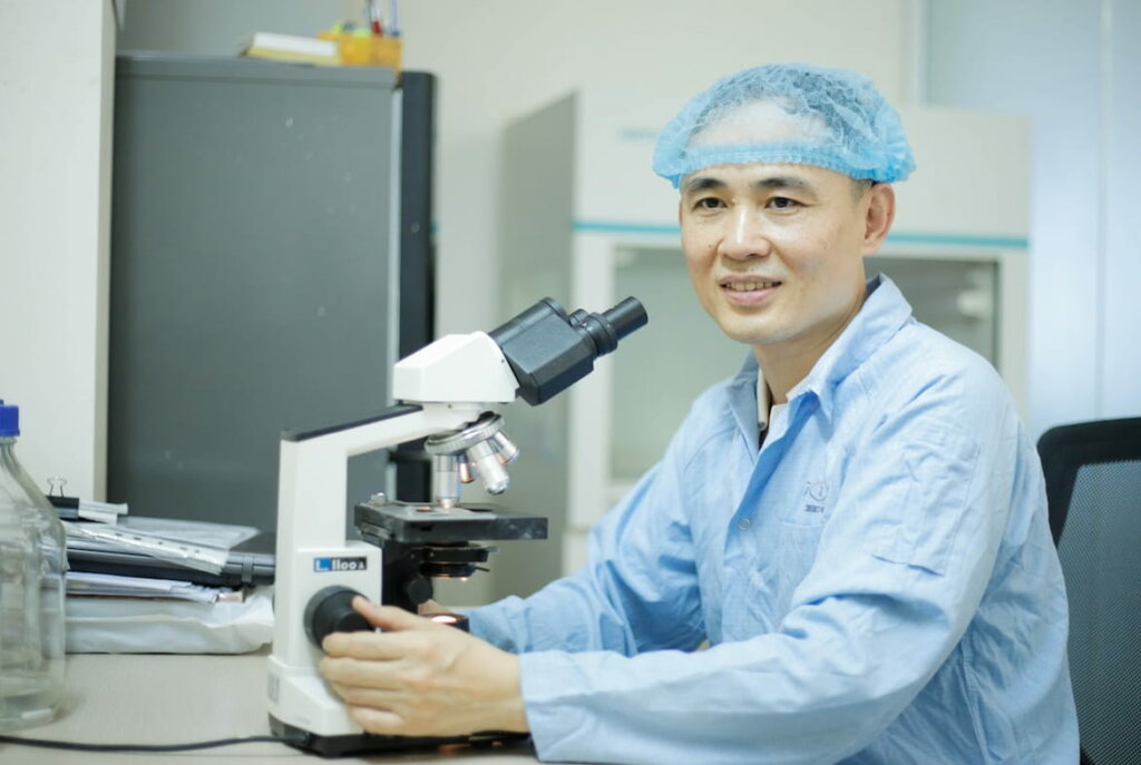 Dr. Nguyen Hoa Anh is in the Key Laboratory for Enzyme and Protein Technology at VNU-HN.