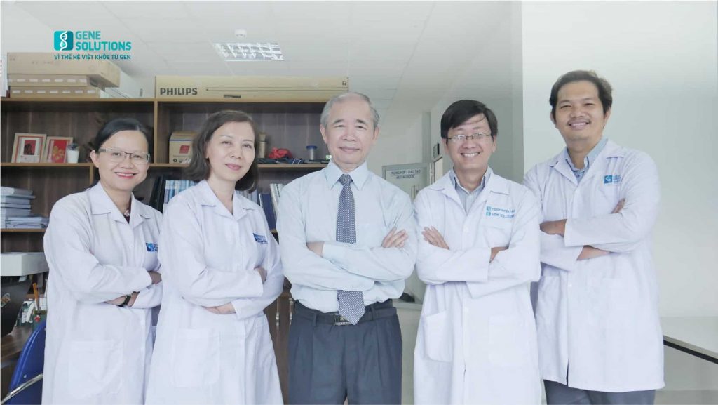 Dr. Nguyen Hoai Nghia (first right) and Dr. Giang Hoa (second right) with the partners of Gene Solutions.