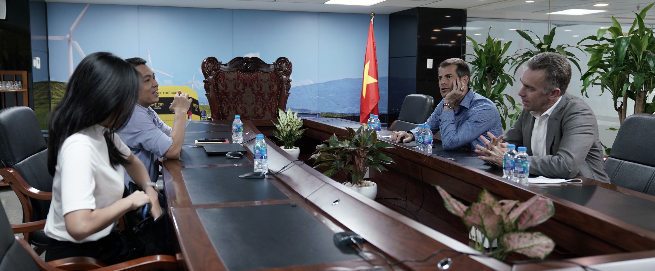 CEO Tu in a meeting with Mekong Capital's deal team